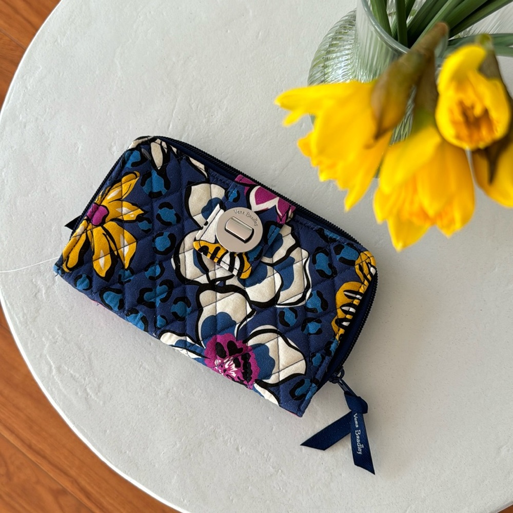 Vera Bradley African Violet Turnlock RFID Wallet NWOT